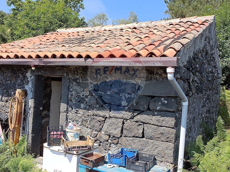 Terreno agricolo in Vendita a Milo, 35'000€, 18472 m²