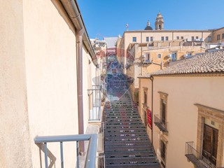 Appartamento in Vendita a Caltagirone, 59'000€, 90 m²