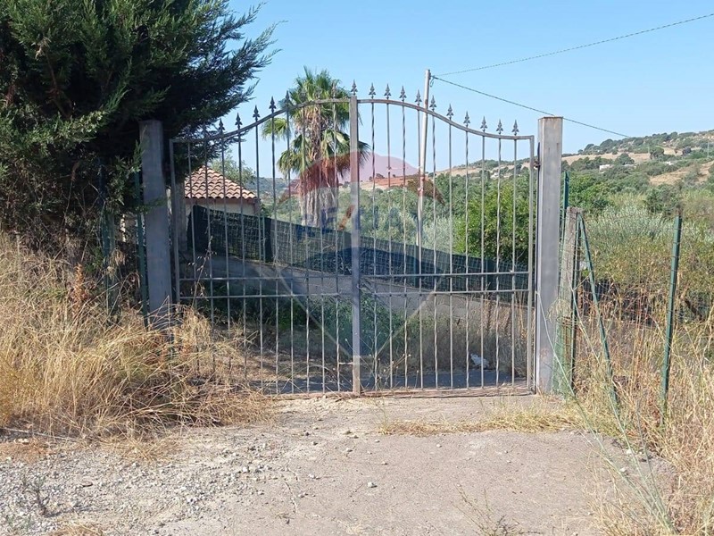 Terreno agricolo in Vendita a Caltagirone, 16'000€, 4300 m²