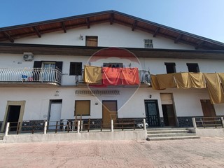 Appartamento in Vendita a Santa Maria di Licodia, 360'000€, 800 m², con Box