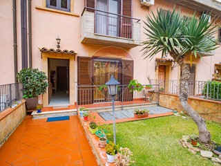 Villetta a schiera in Vendita a Caltagirone, 159'000€, 186 m²