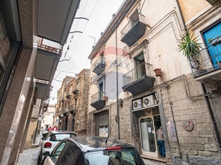 Casa Indipendente in Vendita a Nicosia, 219'000€, 471 m²