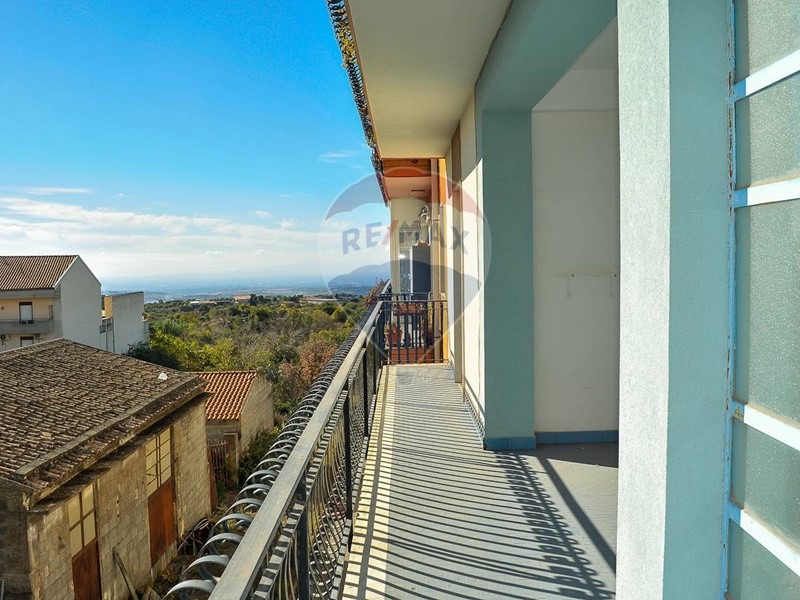 Quadrilocale in Vendita a Belpasso, 85'000€, 160 m²