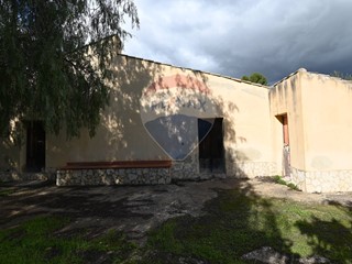 Villa in Vendita a Caltagirone, 100'000€, 120 m²
