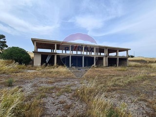 Immobile commerciale in Vendita a Mineo, 60'000€, 344 m²