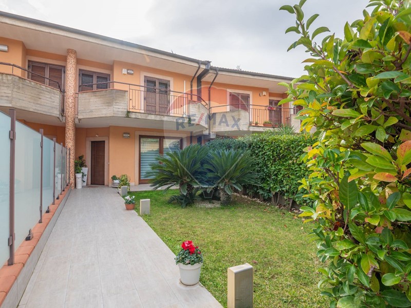 Villetta a schiera in Vendita a Caltagirone, 280'000€, 280 m²