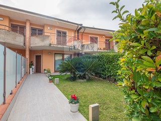 Villetta a schiera in Vendita a Caltagirone, 280'000€, 280 m²