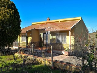 Villa in Vendita a Piazza Armerina, 55'000€, 124 m²