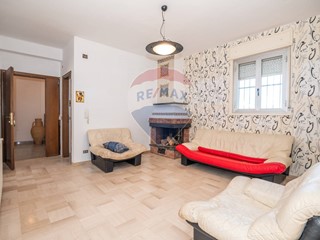 Trilocale in Vendita a Caltagirone, 39'000€, 76 m²