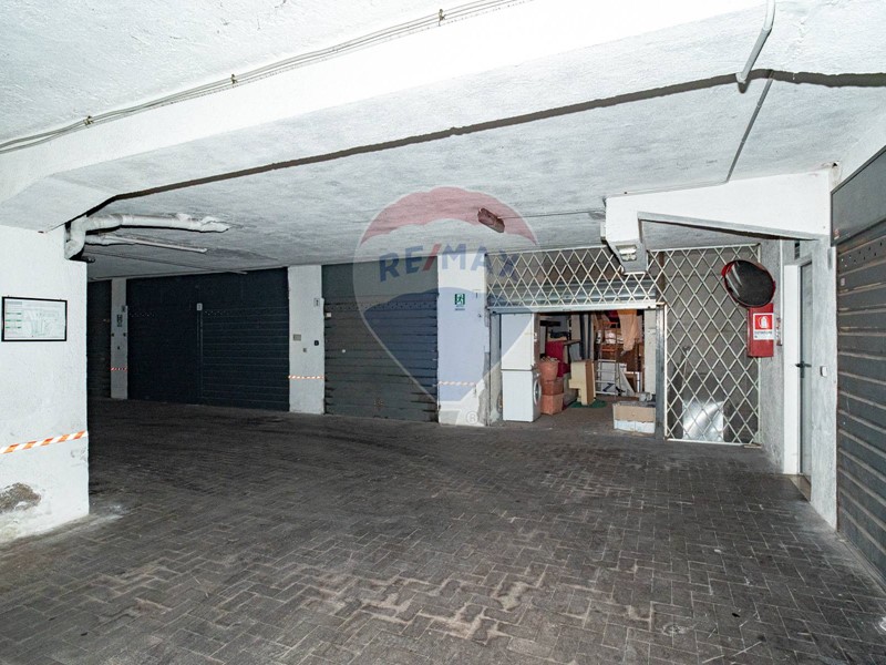 Magazzino in Vendita a San Gregorio di Catania, 110'000€, 144 m²