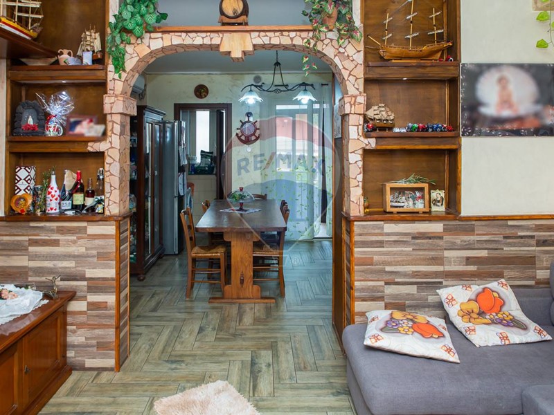 Trilocale in Vendita a Santa Venerina, 89'000€, 85 m²