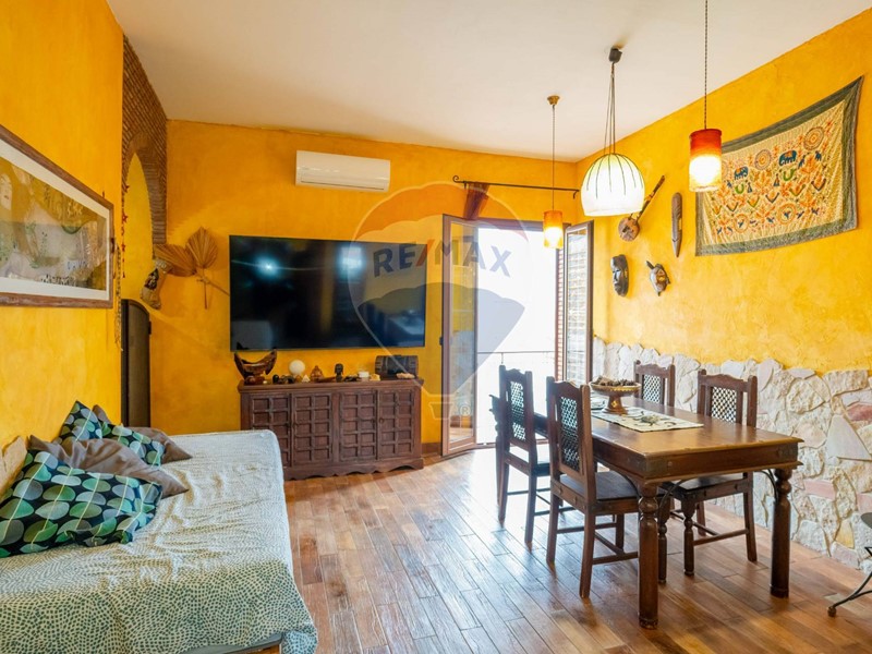 Trilocale in Vendita a Catania, 100'000&euro;, 87 m²