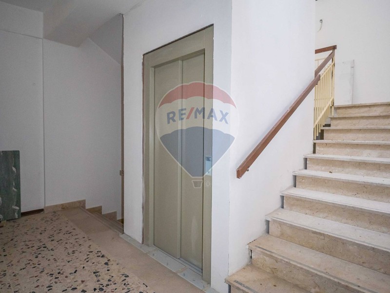 Appartamento in Vendita a Enna, 1'250'000€, 2400 m²