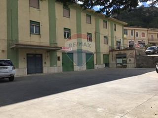 Appartamento in Vendita a Enna, 1'250'000€, 2400 m²