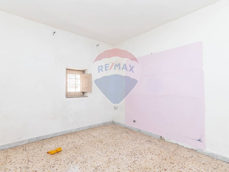 Casa Indipendente in Vendita a Caltagirone, 10'000€, 122 m²