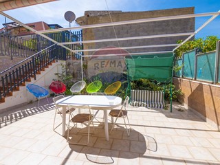 Quadrilocale in Vendita a Letojanni, 130'000€, 88 m²