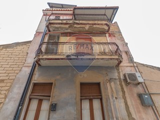 Casa Indipendente in Vendita a Niscemi, 28'000€, 105 m²