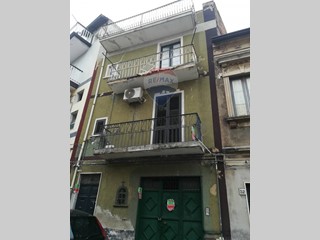 Casa Indipendente in Vendita a Paternò, 59'000€, 150 m²