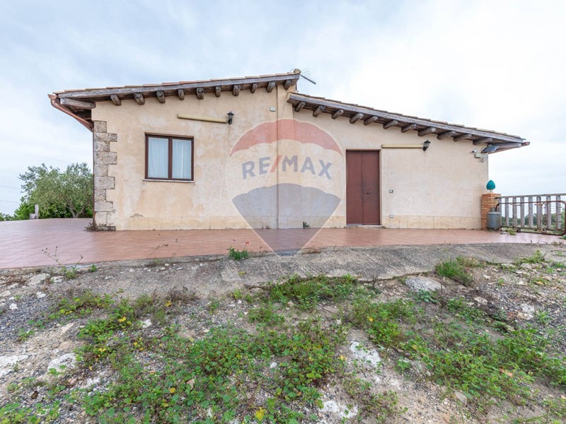 Villa in Vendita a Caltagirone, 550'000€, 125 m²
