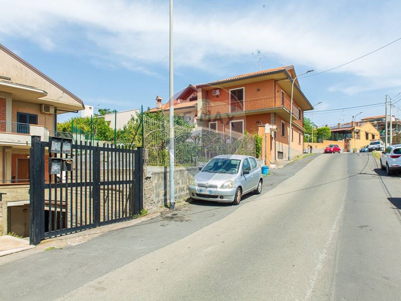 Box in Vendita a San Pietro Clarenza, 23'000€, 86 m²