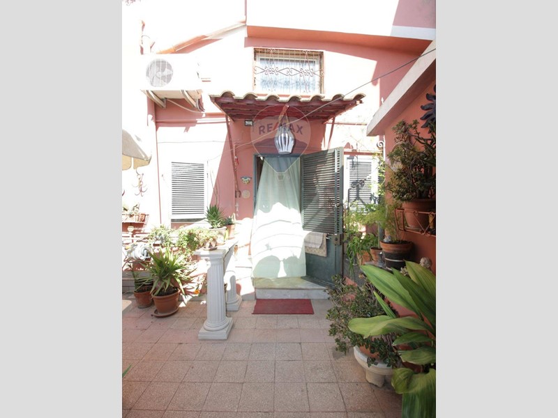 Casa Indipendente in Vendita a Catania, 134'000&euro;, 97 m²