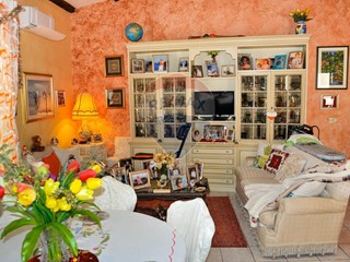 Quadrilocale in Vendita a Catania, 152'000&euro;, 90 m²