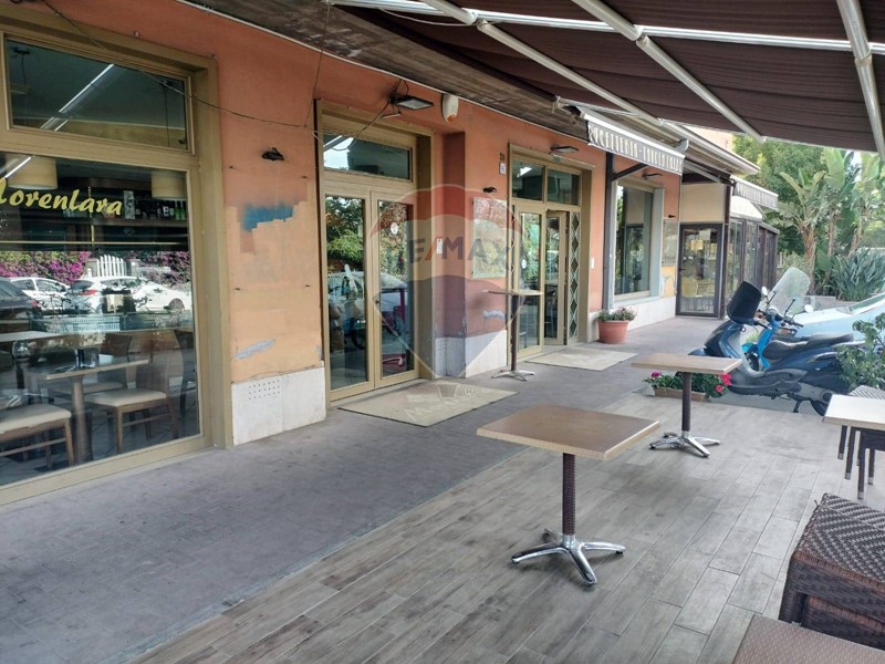 Immobile commerciale in Vendita a Aci Catena, 319'000€, 150 m²