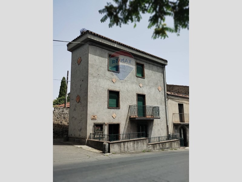 Casa Indipendente in Vendita a Randazzo, 58'000€, 118 m²
