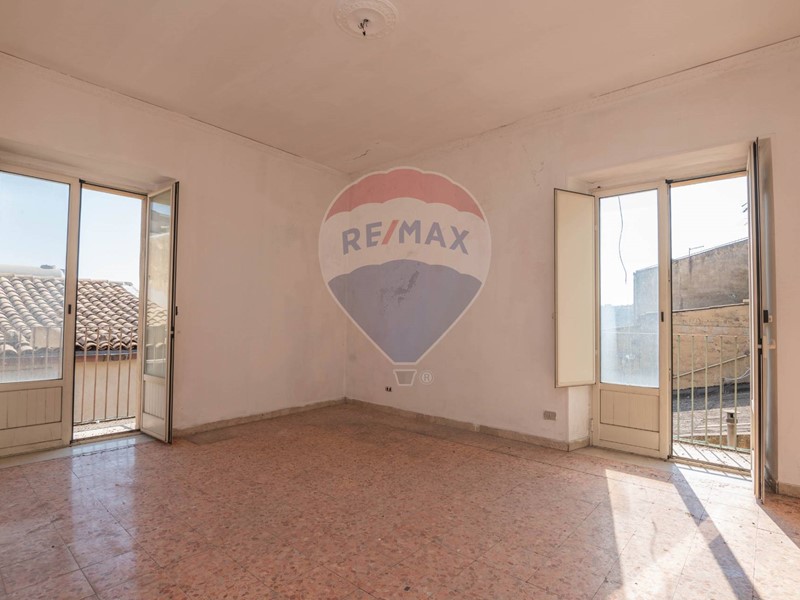 Casa Indipendente in Vendita a Caltagirone, 33'500€, 90 m²