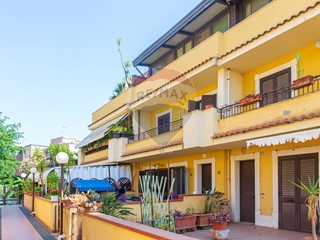 Villetta a schiera in Vendita a Giardini Naxos, 395'000€, 240 m²