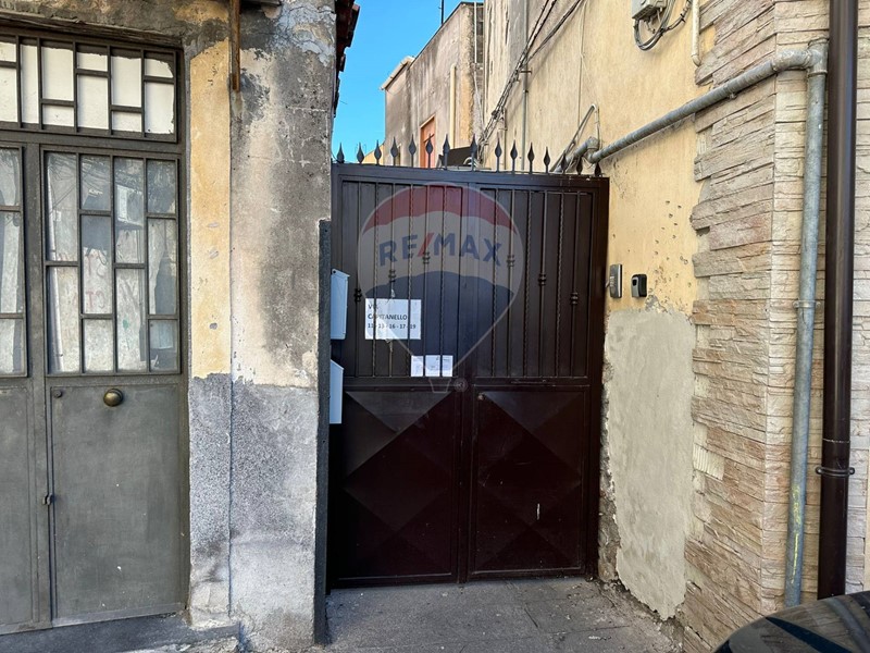 Trilocale in Vendita a Catania, 134'000&euro;, 75 m²