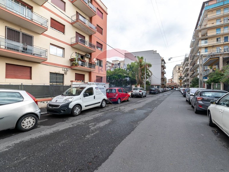 Quadrilocale in Vendita a Catania, 155'000&euro;, 95 m²