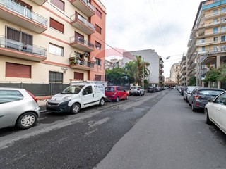 Quadrilocale in Vendita a Catania, 155'000&euro;, 95 m²