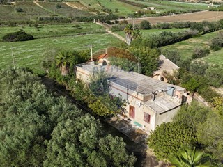 Casa Indipendente in Vendita a Caltagirone, 90'000€, 180 m²