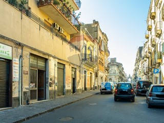 Immobile commerciale in Vendita a Catania, 50'000€, 88 m²