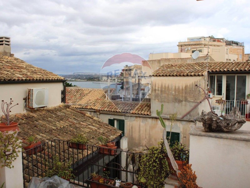 Casa Indipendente in Vendita a Siracusa, 1'300'000&euro;, 266 m²