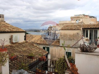 Casa Indipendente in Vendita a Siracusa, 1'300'000&euro;, 266 m²