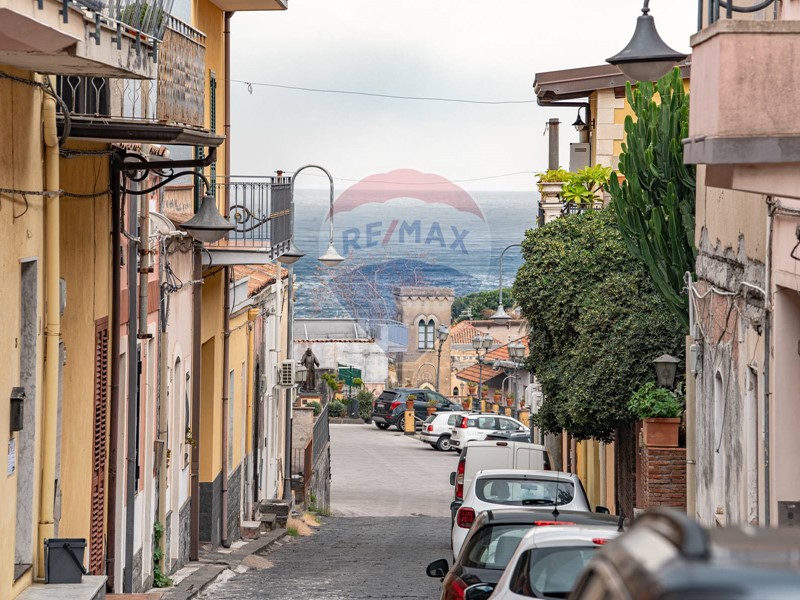 Casa Semi Indipendente in Vendita a Acireale, 98'000€, 97 m²