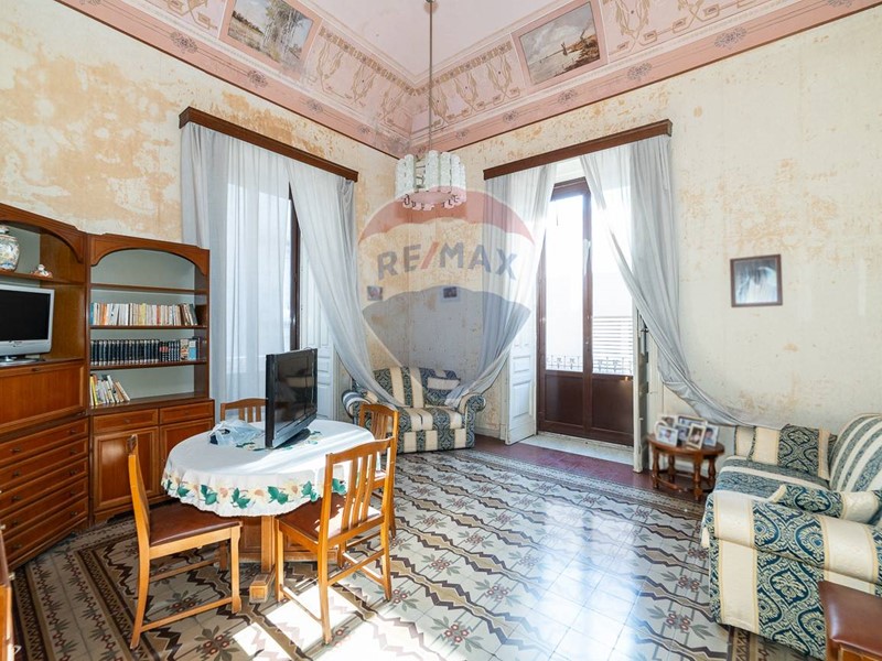 Appartamento in Vendita a Catania, 219'000&euro;, 180 m²