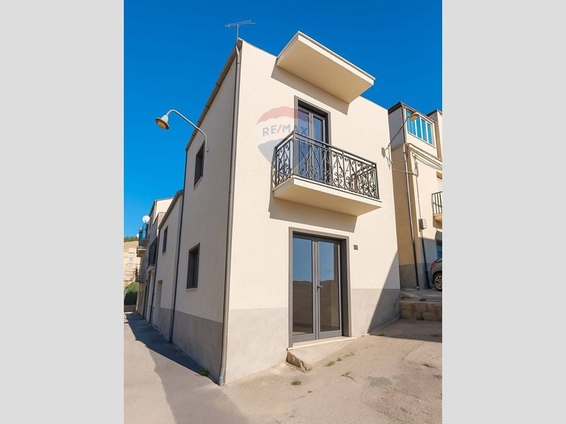 Casa Indipendente in Vendita a Caltagirone, 21'000€, 76 m²