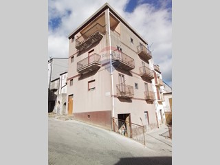 Casa Semi Indipendente in Vendita a Cerami, 50'000€, 215 m²