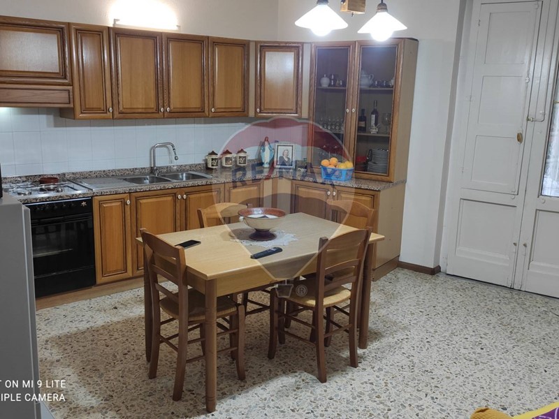 Quadrilocale in Vendita a Paternò, 50'000€, 87 m²