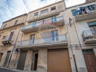 Casa Indipendente in Vendita a Grammichele, 55'000€, 120 m²