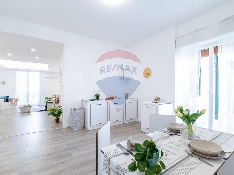 Quadrilocale in Vendita a Aci Catena, 99'000€, 110 m²