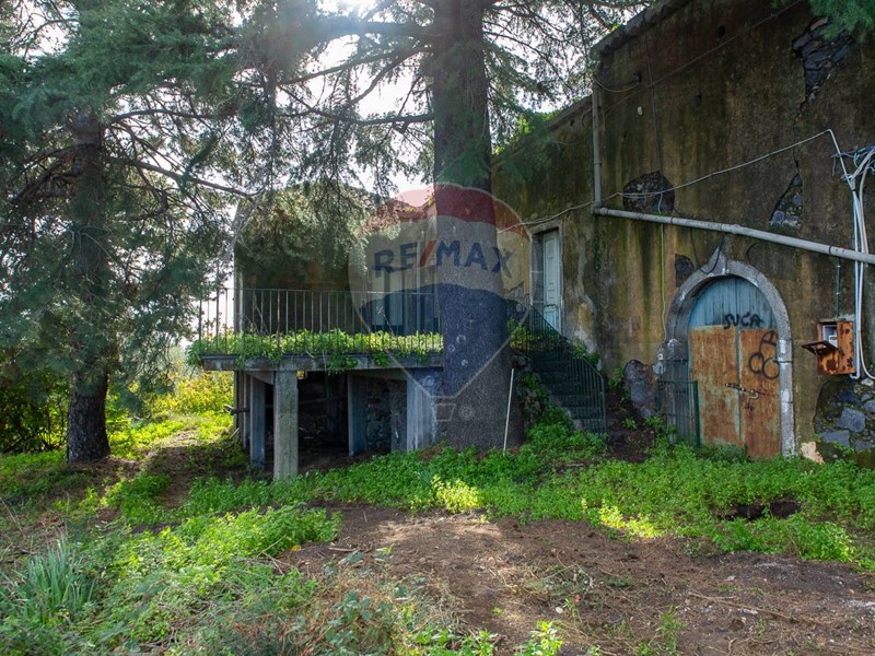 Rustico in Vendita a Milo, 550'000€, 710 m²