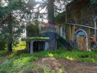 Rustico in Vendita a Milo, 550'000€, 710 m²