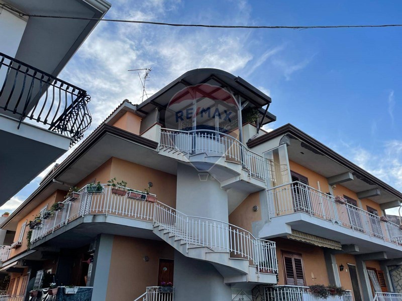 Quadrilocale in Vendita a Acireale, 140'000€, 90 m²