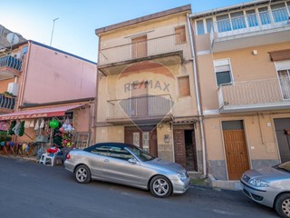 Appartamento in Vendita a Mirabella Imbaccari, 20'000€, 156 m²