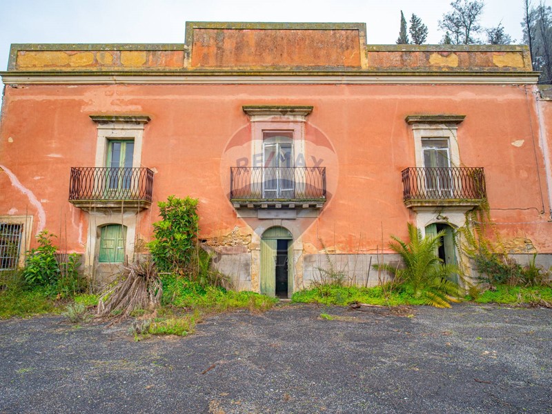 Rustico in Vendita a Caltagirone, 230'000€, 600 m²