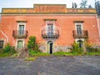 Rustico in Vendita a Caltagirone, 230'000€, 600 m²